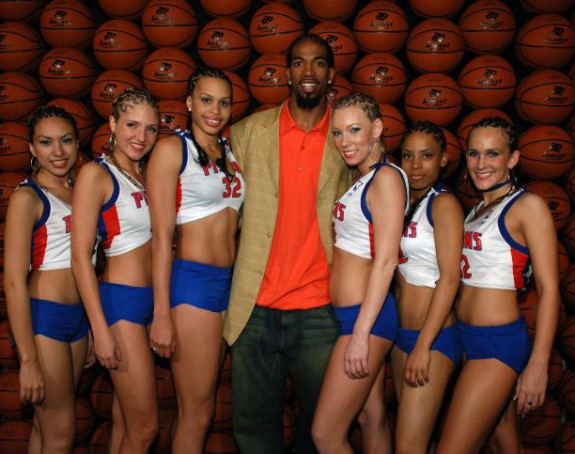 Video: Pistonsi penzionisali Hamiltonov #32!