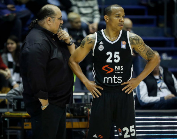 Saopštenje KK Partizan: Igrači i trener boluju od salmonele!