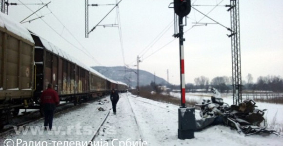 Dvoje poginulo u sudaru sa vozom    