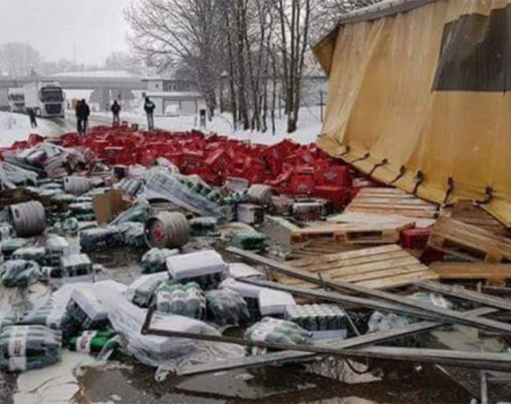 Sletio kamion, pa se prosulo pivo