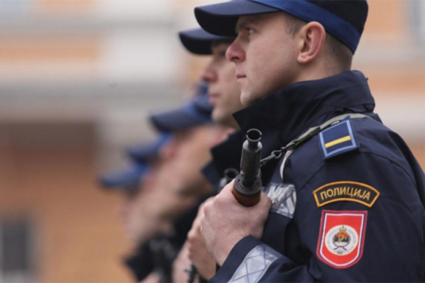 Повећане накнаде за полицију РС
