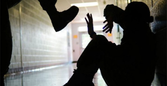 Tuča učenika ispred škole