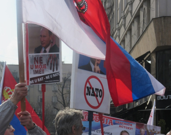Београд: "Заветници" против НАТО и РТС