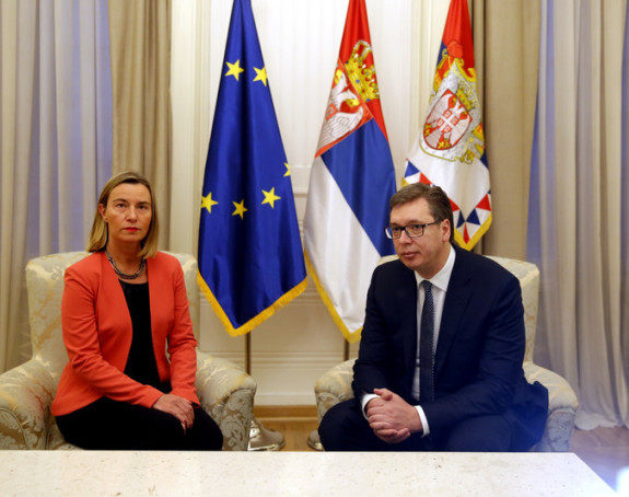 Probleme mirnim putem rješavati 