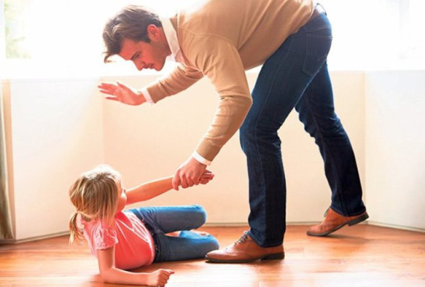 Fizičko kažnjavanje djece ostavlja posledice 