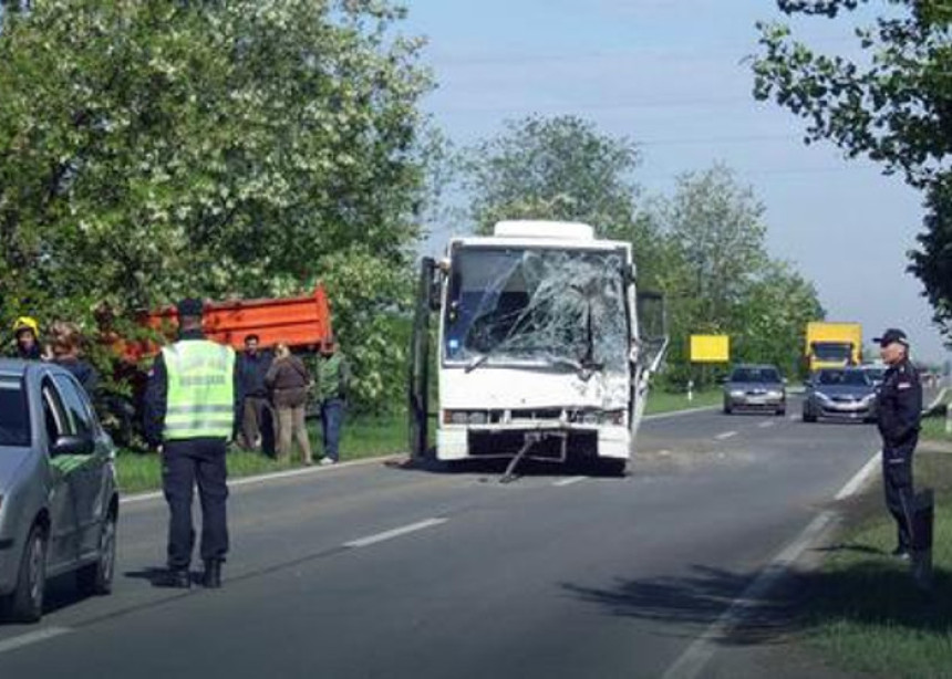 Kovin: 20 povrijeđeno, od toga 10 djece