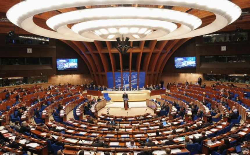 Poslanici Srbije napustili Strazbur