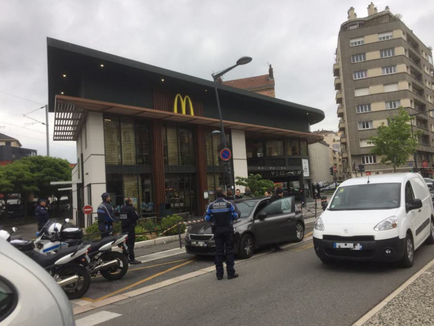 Eksplozija u "Mekdonaldsu"