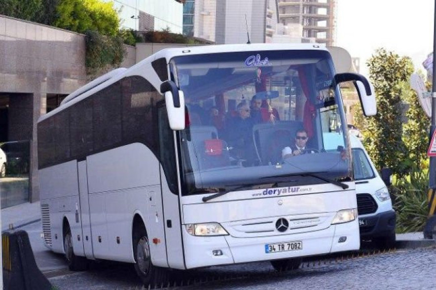 Kažnjeni "zeleni" stigli busom u Atinu!