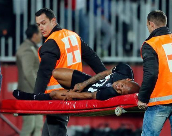 Problem: Everton tri sedmice van terena!