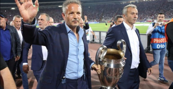 Zvezda gleda ka Siniši Mihajloviću!