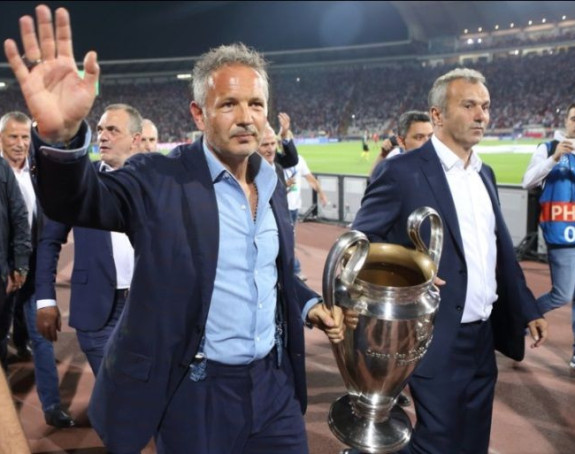 Zvezda gleda ka Siniši Mihajloviću!