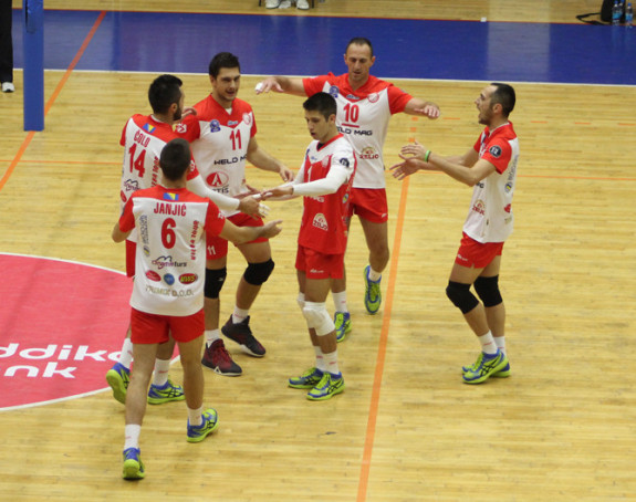 Какањ "показао зубе", али - Младост освојила титулу!