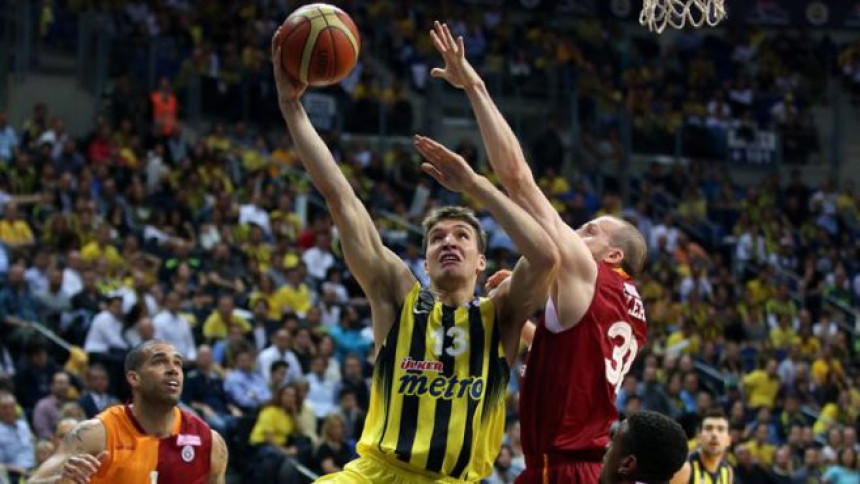 TUR plej-of: Fener - Galata 2:0! Bogdan predvodio demoliranje Galate, zablistao i Kalinić!