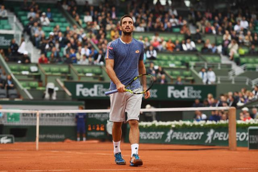 RG: Troicki se povukao zbog povrede leđa!