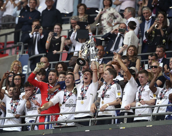 Vembli pjevao Mitroviću i Jokanova jasna poruka...