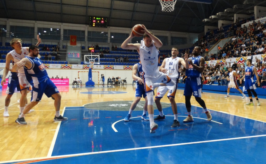 Strašni Mornar srušio Budućnost i zakazao majstoricu!