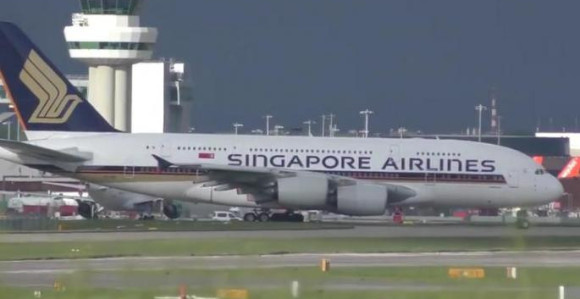 Avion se zapalio nakon prinudnog slijetanja