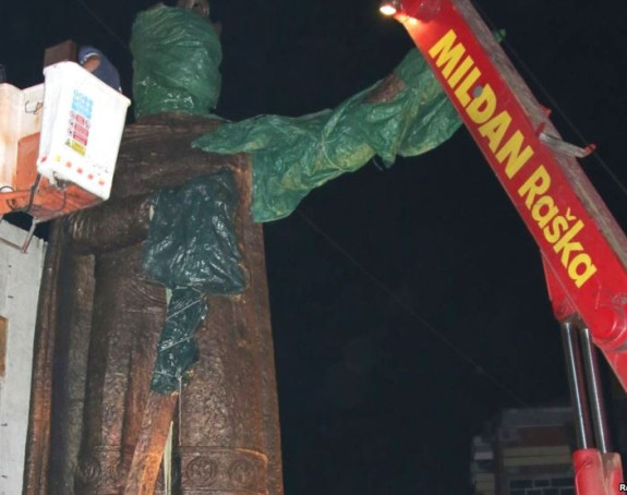 Postavljen spomenik knezu Lazaru