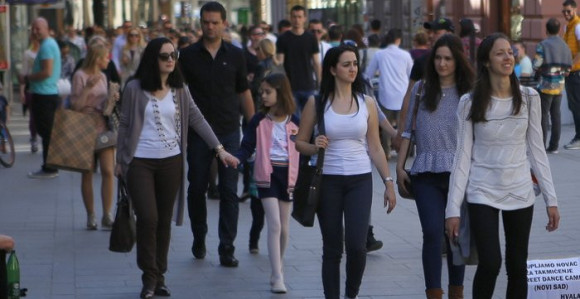 Pola miliona stanovnika manje