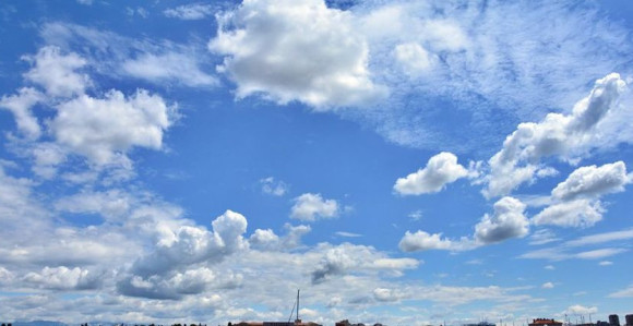 Danas umjereno oblačno i vruće