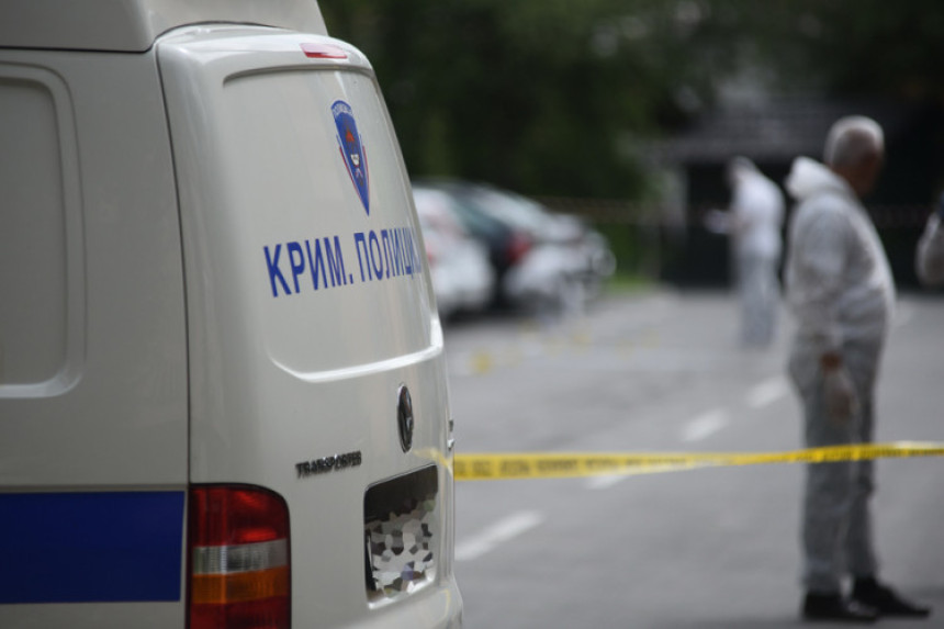 Sokolac: Bombom na autopraonicu