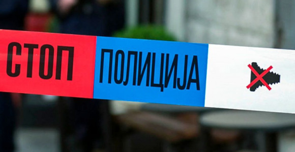 BG: Autom uletio u baštu kafića