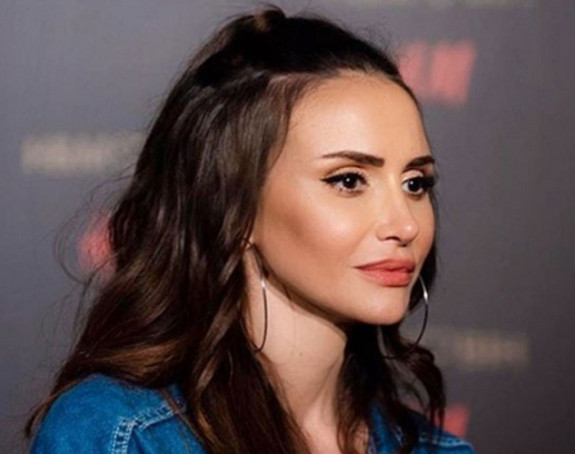 Emina najavila povlačenje sa scene
