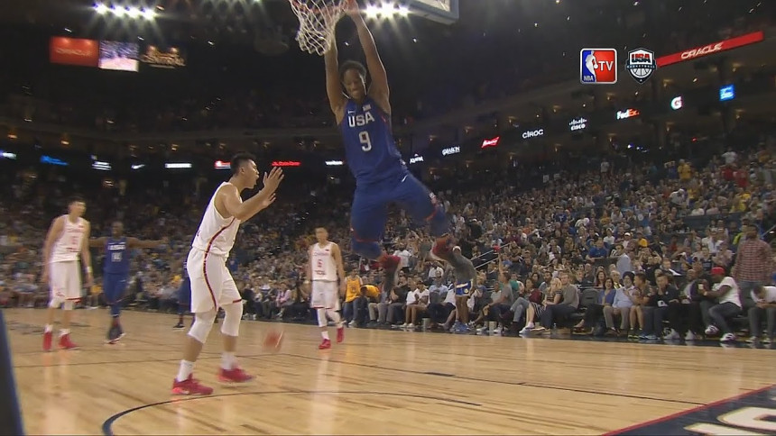 Видео: Није закуцао, али је одушевио СВЕ... Па и Леброна!