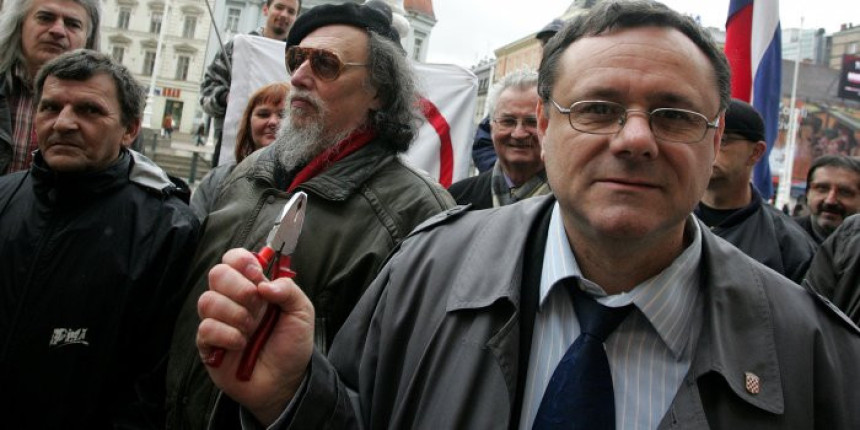 Klemetinac prijeti antifašistima