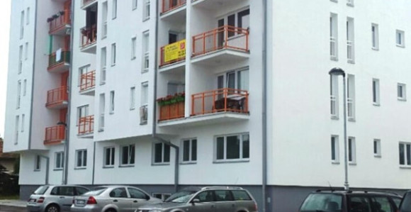 Novoizgrađena zgrada poplavljena fekalijama