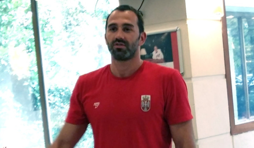 I bivši kapiten uz "delfine": Već radi u stomaku!