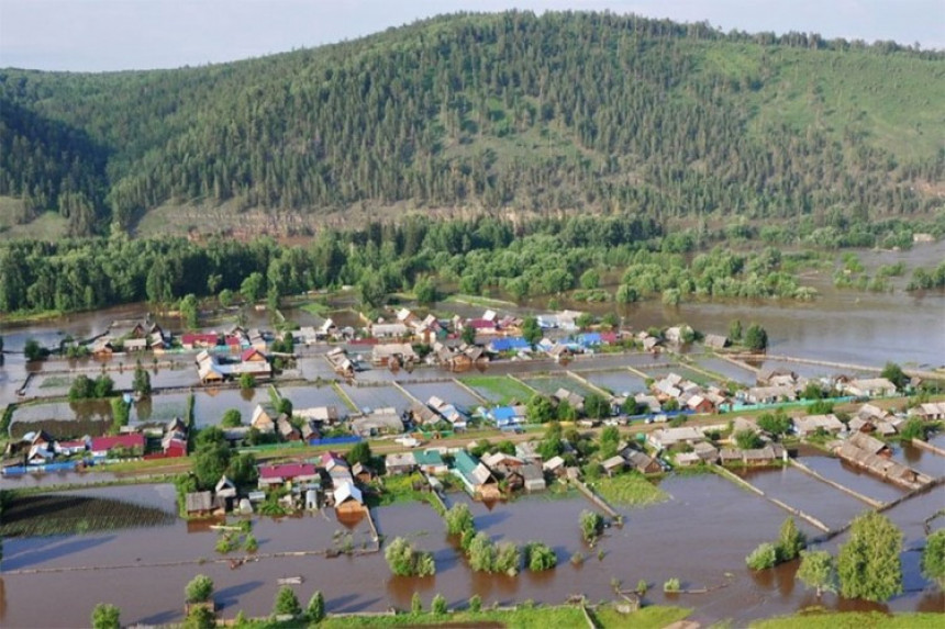 Evakuacije zbog poplava u Rusiji  