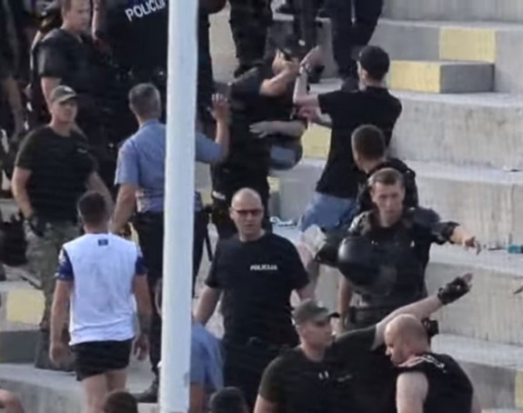 Sukob navijača i policije (VIDEO)