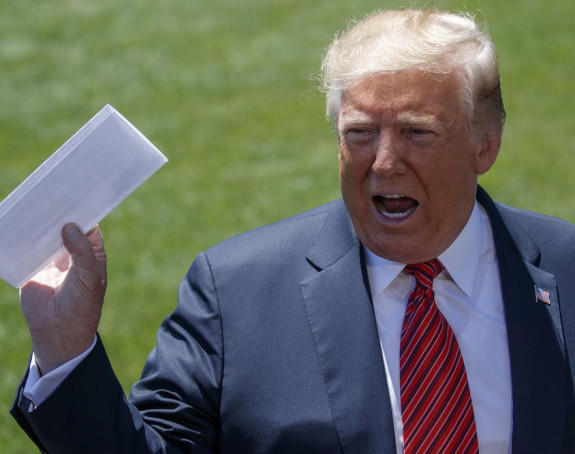 Трамп ће добити новац за зид 