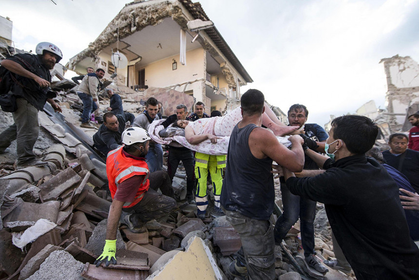 Италија: Дан жалости, сахрана погинулих 