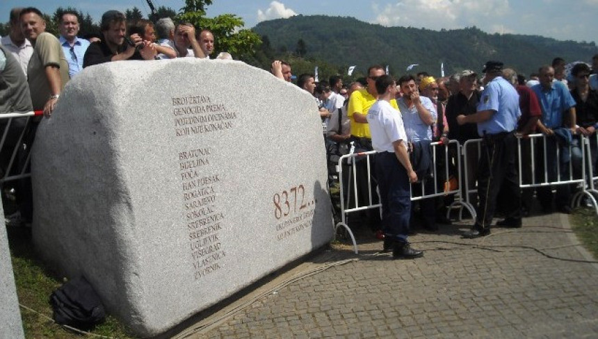 "Страдање Бошњака у Сребреници је обмана"