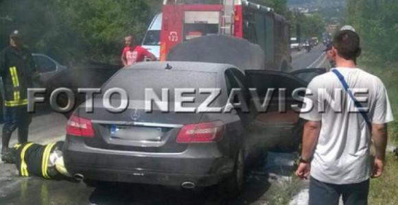 Banjaluka: Mercedes se zapalio u vožnji