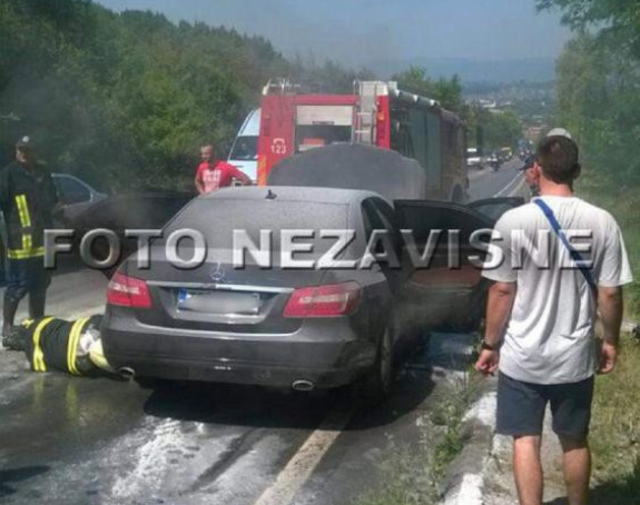 Banjaluka: Mercedes se zapalio u vožnji