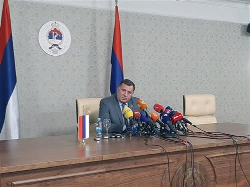 Додик: Нови СМ или се Српска повлачи из УИО