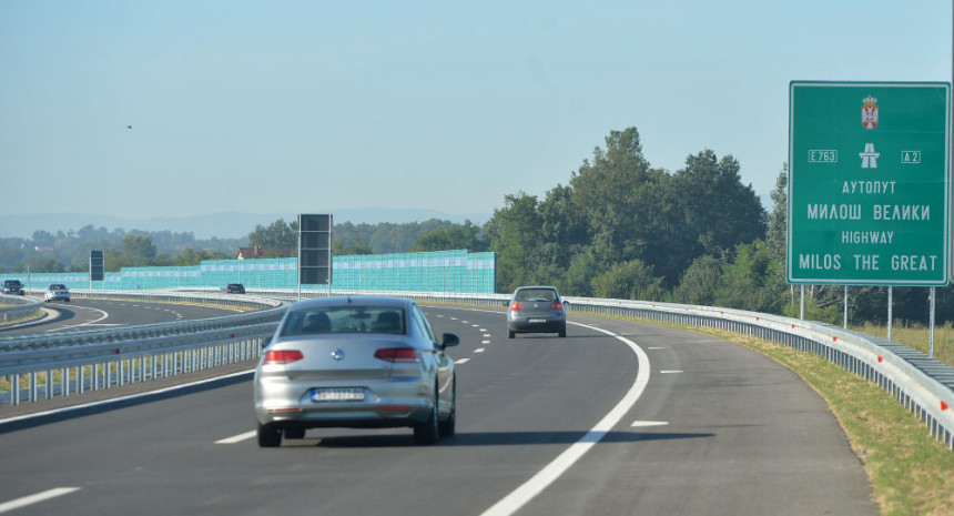 Zapalio se autobus na auto-putu „Miloš Veliki“