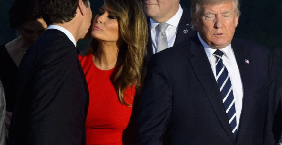 Poljubac Melanije i Džastina izazvao brojne reakcije