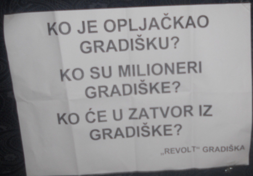 Plakati: Ko je opljačkao Gradišku?