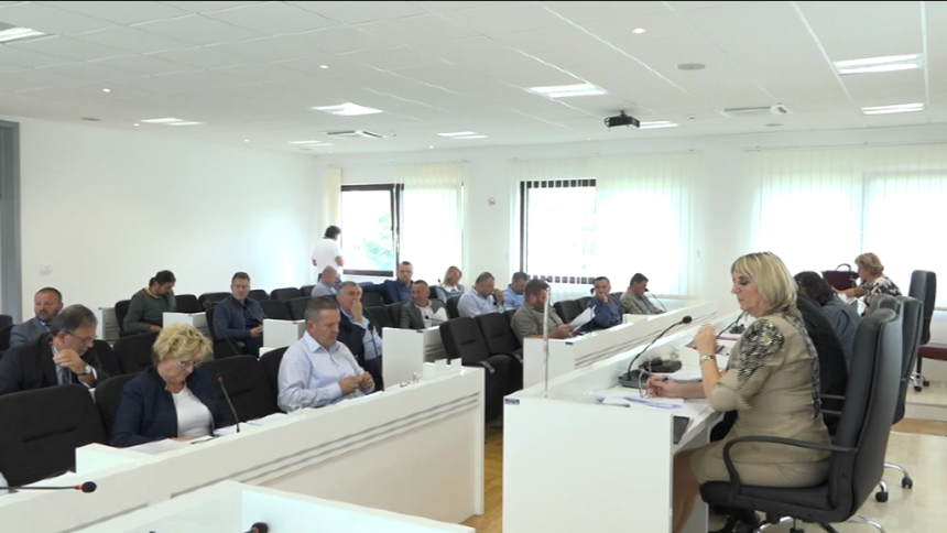 Билећа: Нерад - смањење плате 