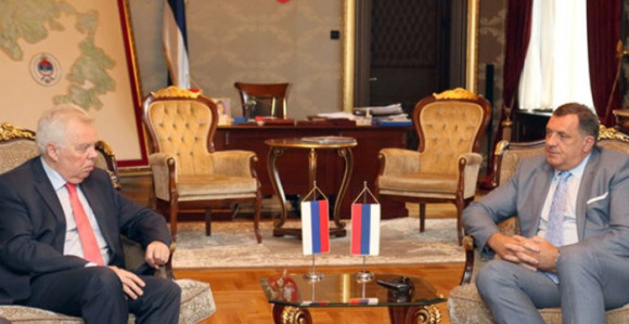 Институције РС раде по закону