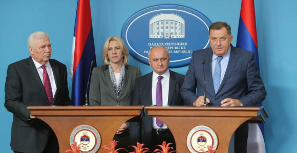 Dodik opet protiv bivših šefova