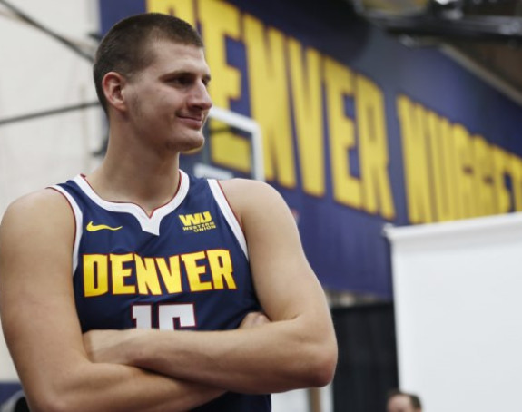 Jokić "limitiran" zbog povrede prsta!