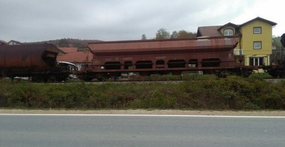 Povrijeđeno 7 lica u sudaru voza i autobusa