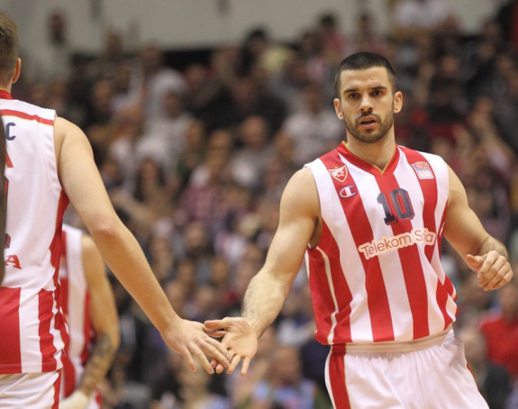 Gudurić stavio pečat, ali ovacije išle - odbrani!