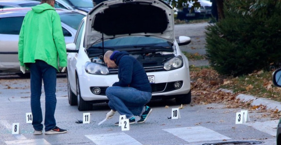 Opsežna potjera za ubicama  